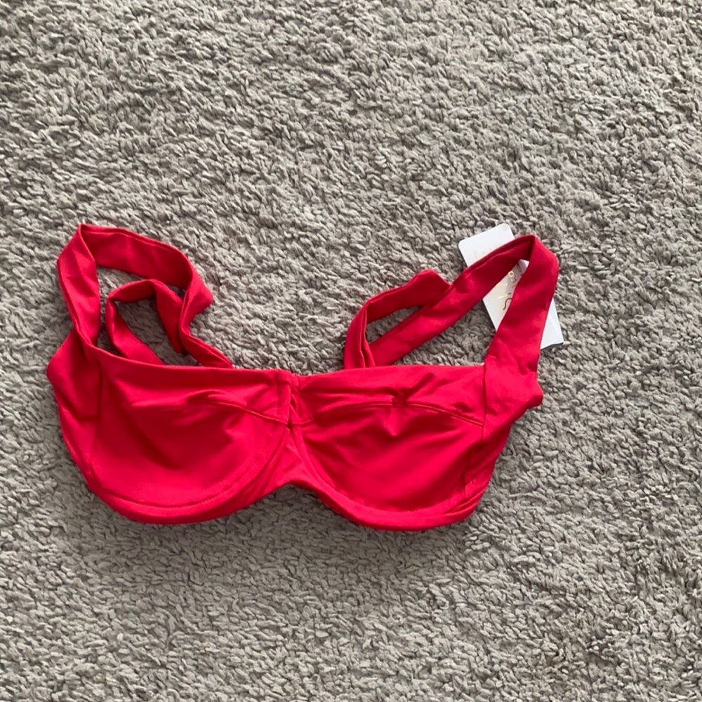 NWT LSPACE CAMELLIA TOP